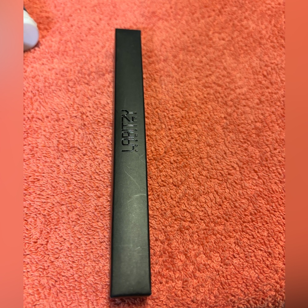 New Laritzy eyeliner in the shade empire